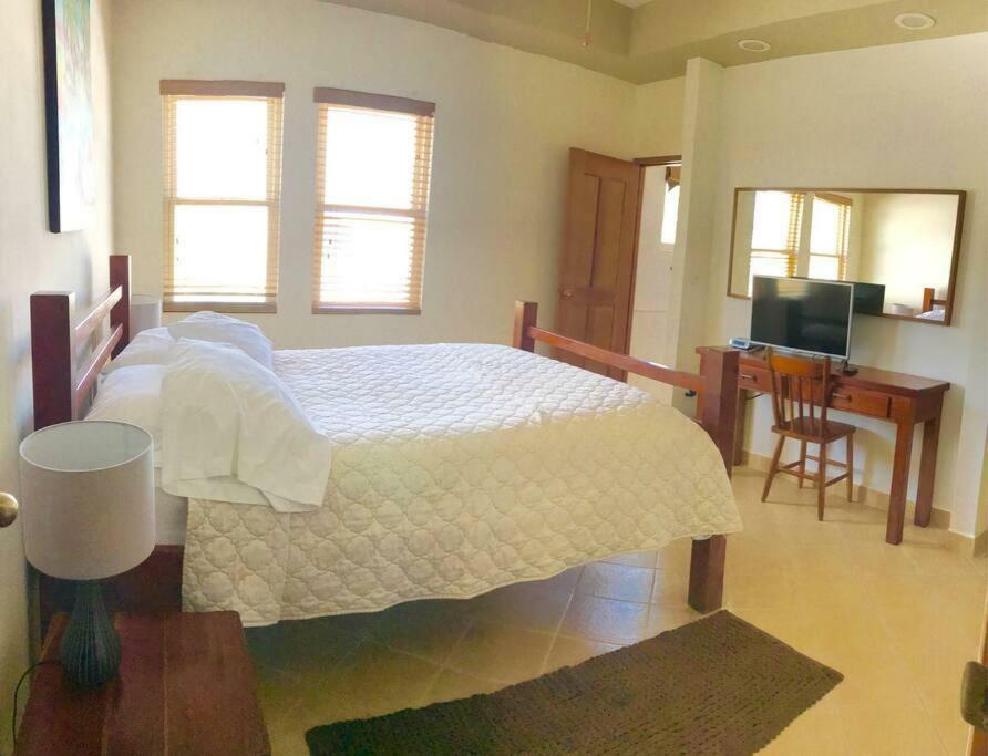 Caye Reef Condos Кей-Колкер Екстер'єр фото